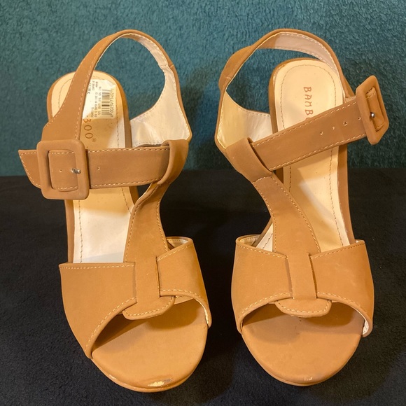 Brown Wedges - Picture 2 of 5